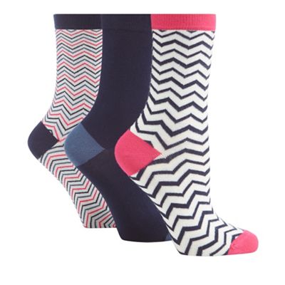 Pack of three assorted plain and chevron patterned socks